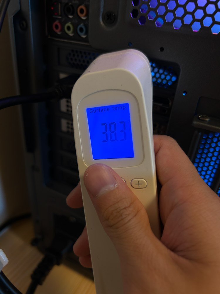 Lenovo Legion Tower 7 34IAS10 (Intel) GPU背面温度