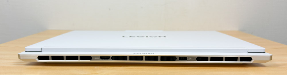 Lenovo Legion 7i Gen 10(16型 Intel)　背面ポート