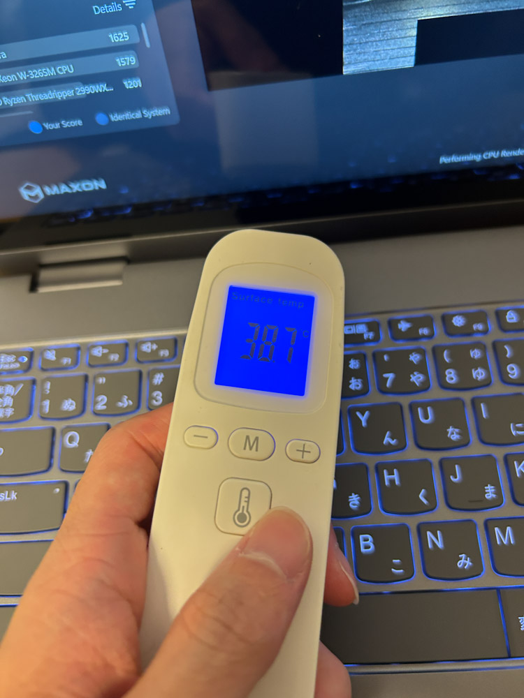 Lenovo IdeaPad 5 2-in-1 Gen 10(14型 AMD)　ベンチマーク計測時のPC表面温度