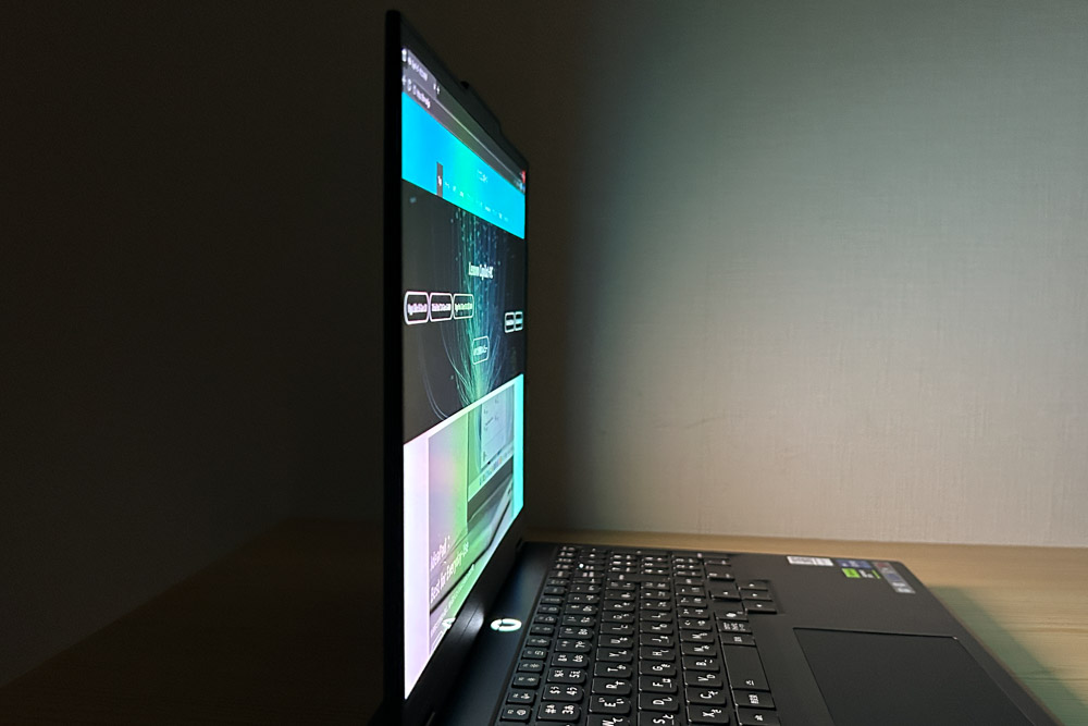 Lenovo Legion 5i Gen 10 ディスプレイ視野角のチェック　横から