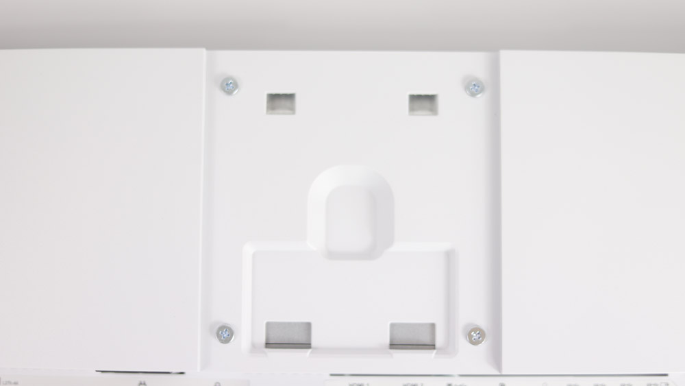 L27h-4A モニター背面の接続部