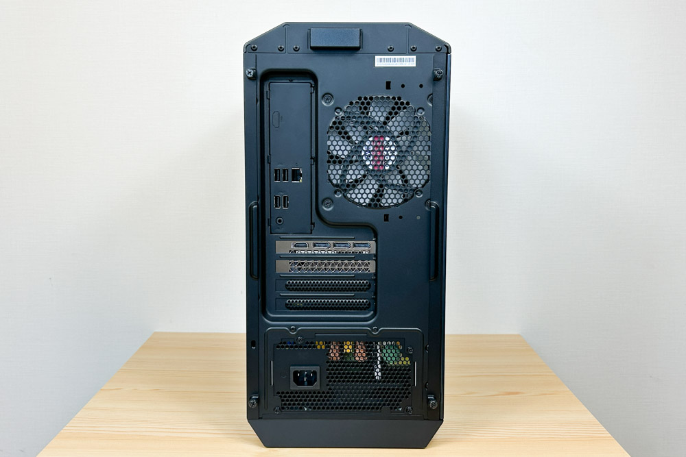 LOQ Tower 26ADR10 (AMD) 背面