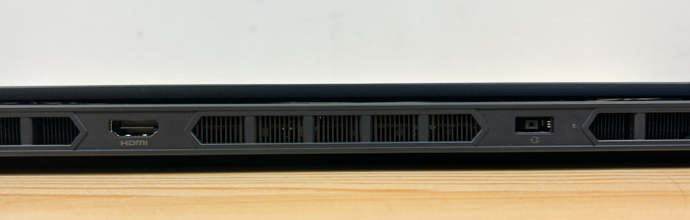 Lenovo Legion 5i Gen 10 背面インターフェイス