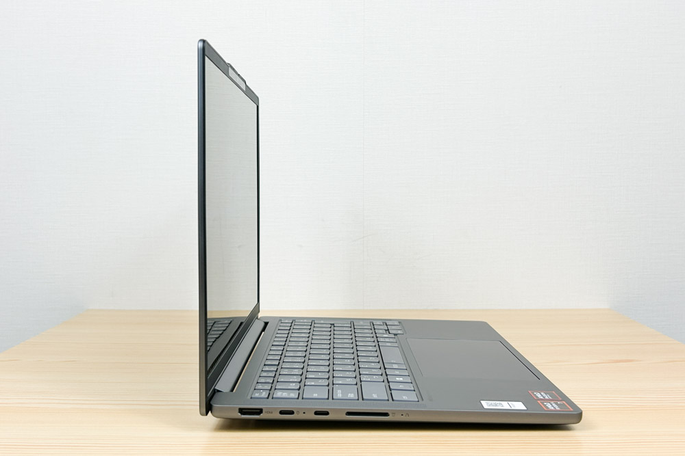 Lenovo IdeaPad Pro 5 Gen 10(14型 AMD) 横から