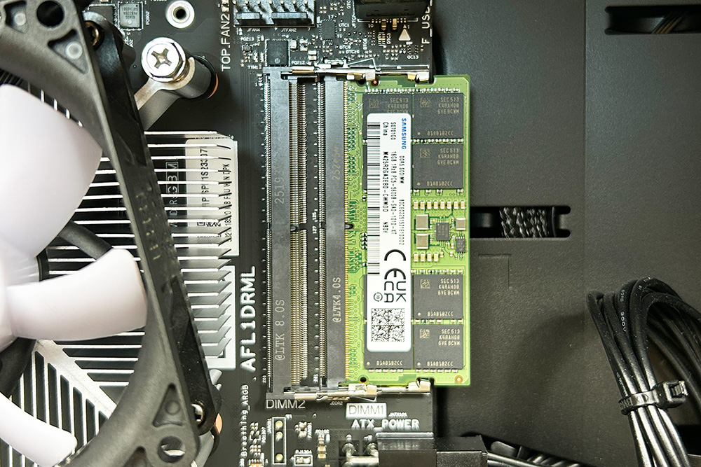 LOQ Tower 26ADR10 (AMD) メモリスロット