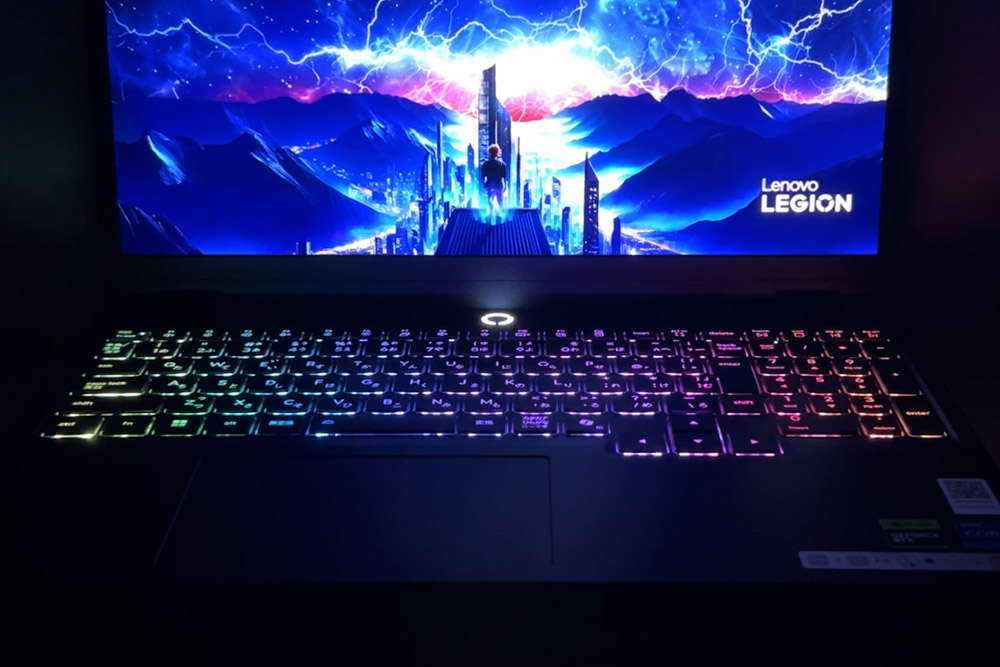 Lenovo Legion 5i Gen 10 キーボード　RGBライティングON