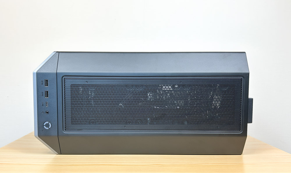 LOQ Tower 26ADR10 (AMD) 天面