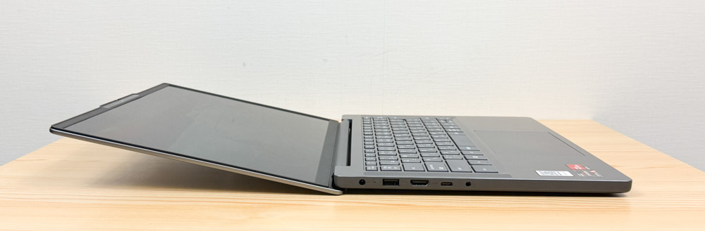 Lenovo IdeaPad Slim 3 Gen 10 (14型 AMD)　ディスプレイが開く最大角度