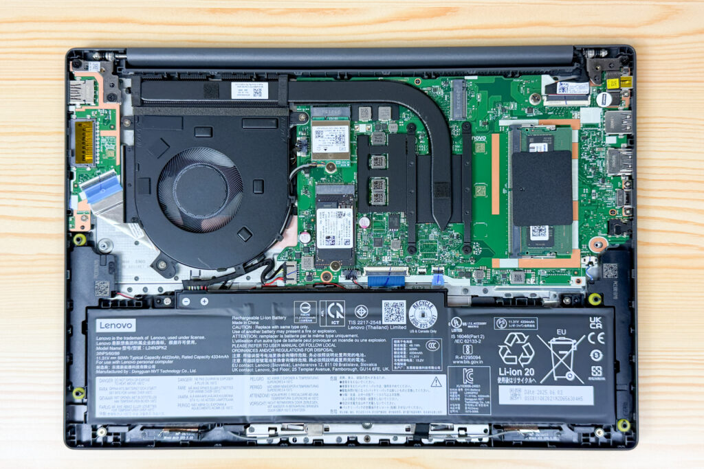 Lenovo IdeaPad Slim 3 Gen 10 (14型 AMD)　筐体内部