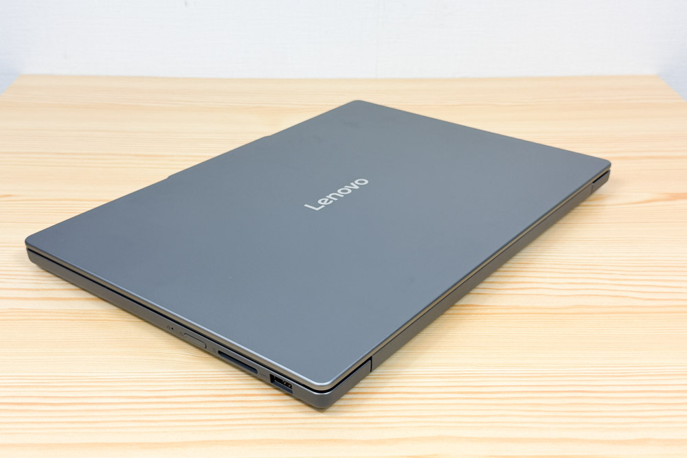 Lenovo IdeaPad Slim 3 Gen 10 (14型 AMD)　筐体