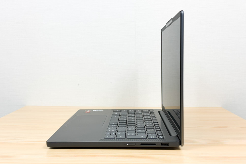 Lenovo IdeaPad Slim 3 Gen 10 (14型 AMD)　横から