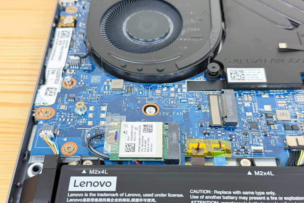 Lenovo LOQ 15AHP10(15.6型 AMD) M.2スロット