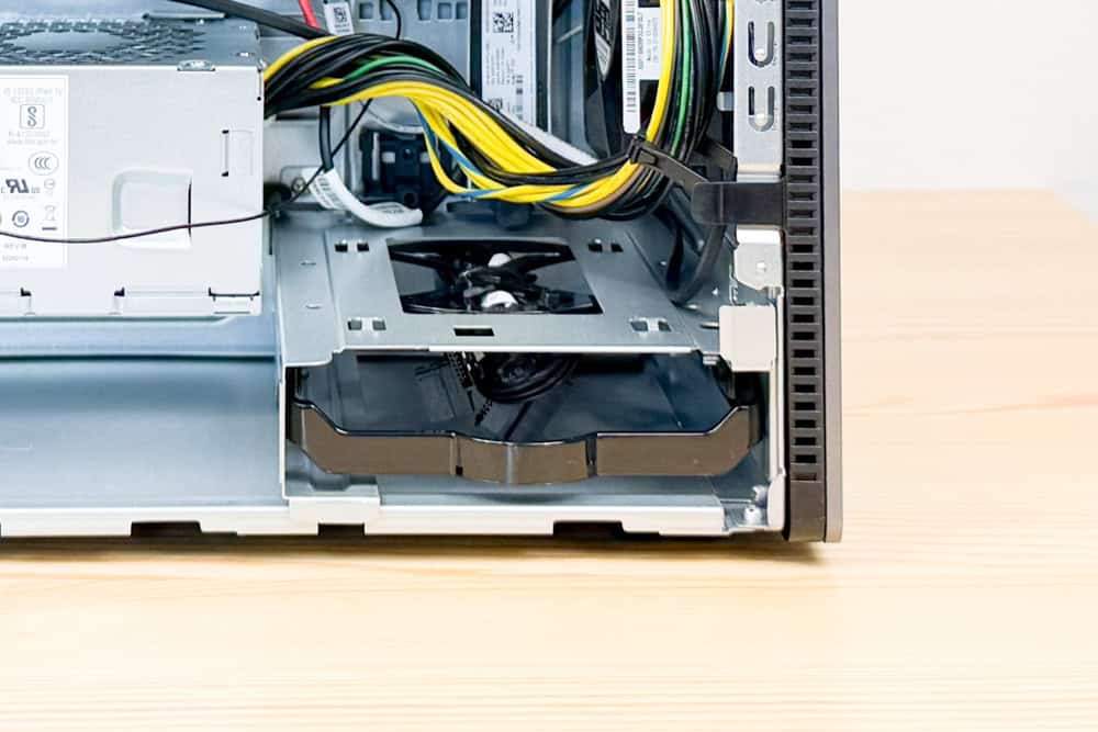 Lenovo LOQ Tower 17IAX10(Intel) HDDブラケット