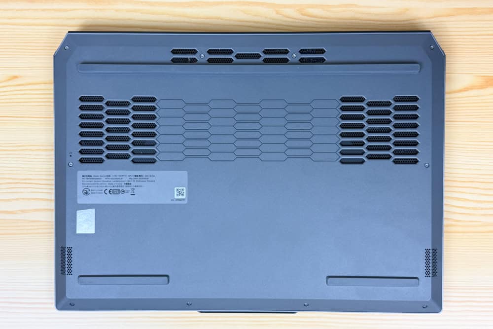 Lenovo LOQ 15AHP10(15.6型 AMD) 底面カバー