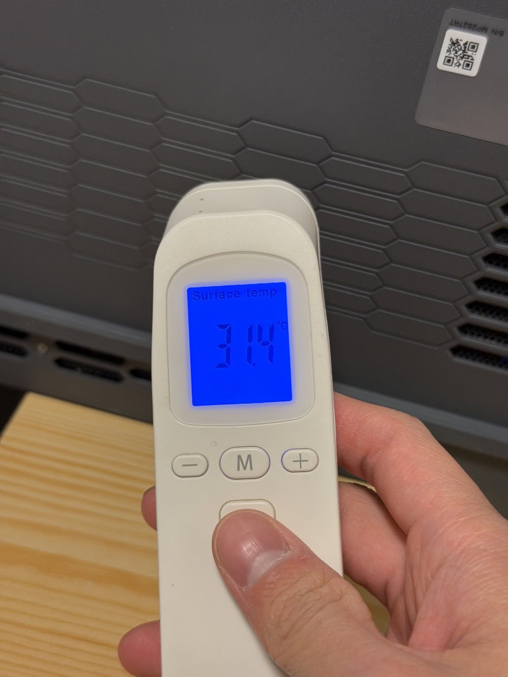 Lenovo LOQ 15AHP10(15.6型 AMD) PC底面温度