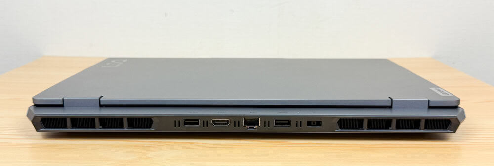 Lenovo LOQ 15AHP10(15.6型 AMD) 背面インターフェイス