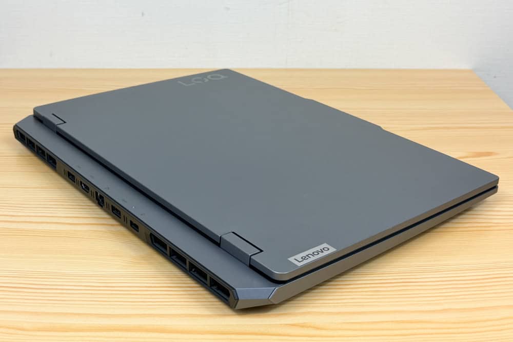 Lenovo LOQ 15AHP10(15.6型 AMD) 筐体