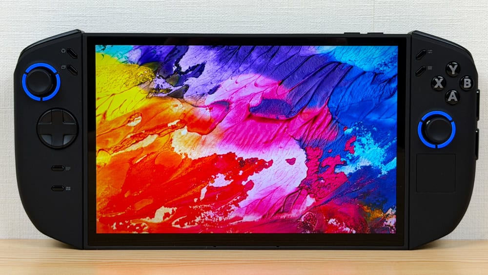 Legion Go Gen 2の色域チェックの画像。DCI-P3 100％で色鮮やかなディスプレイが見える