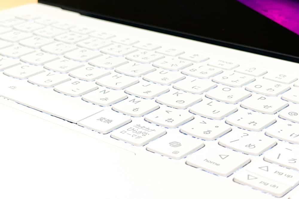 Lenovo Yoga Slim 7i Ultra Gen 11 Aura Edition(14型 Intel)のキーボードをズーム撮影