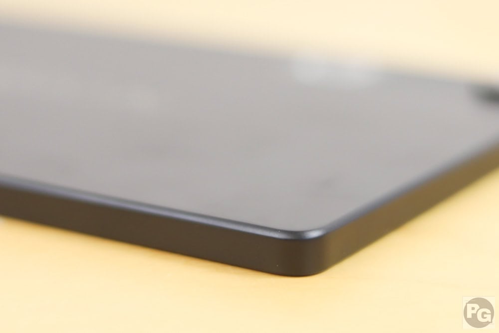 LEGION Tab (8.8”､5) ユニボディで滑らかなエッジ