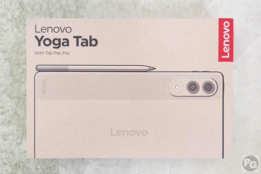 Lenovo yoga tabの箱。少し安っぽい箱