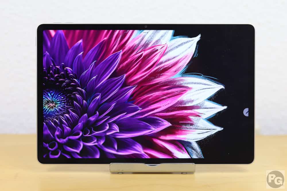 Lenovo yoga tab　ディスプレイを表示。3K解像度で高精細なのがわかる