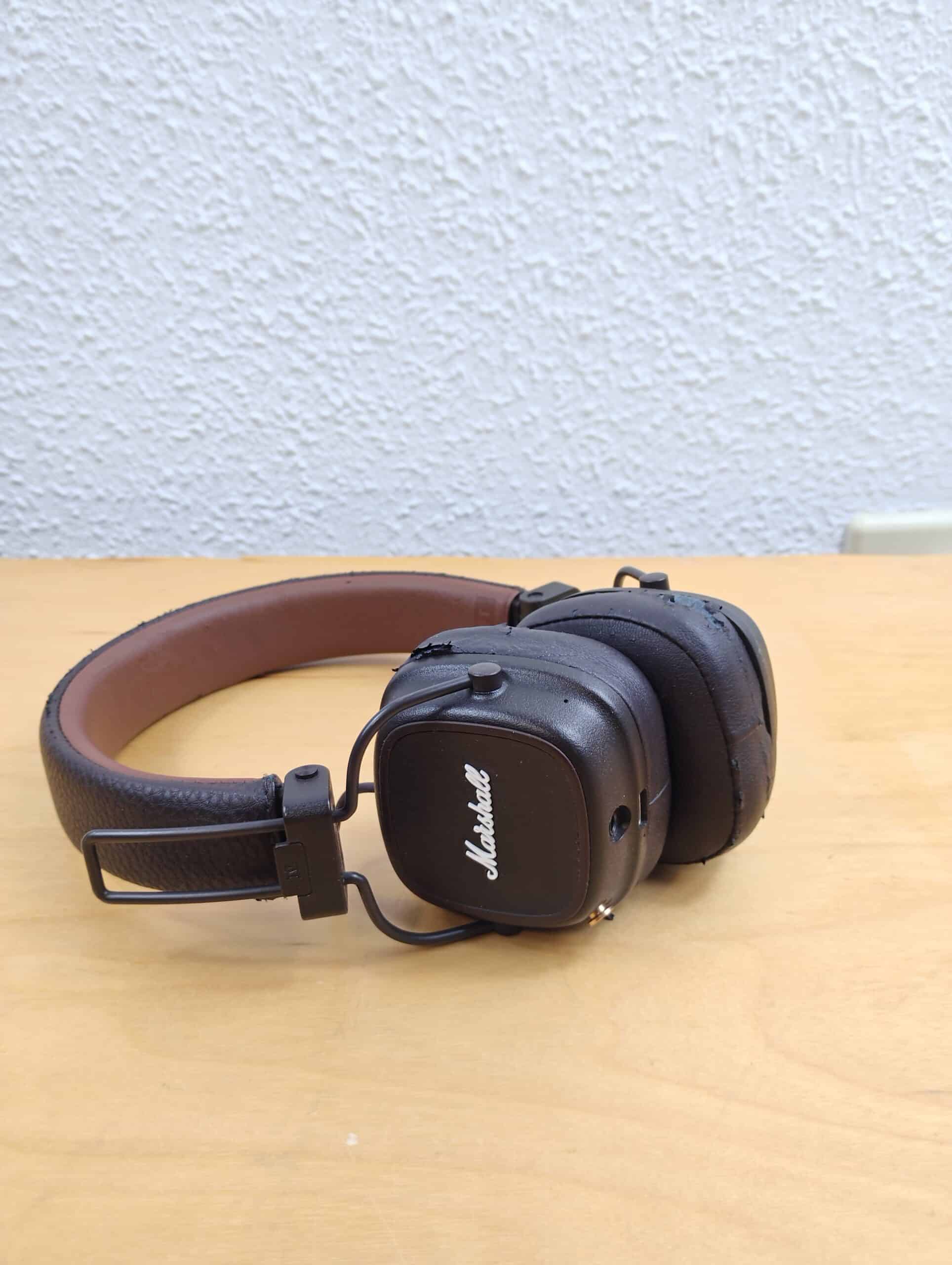 LEGION Tab (8.8”､5)のリアカメラで撮影したヘッドフォン。明るく画質も良い