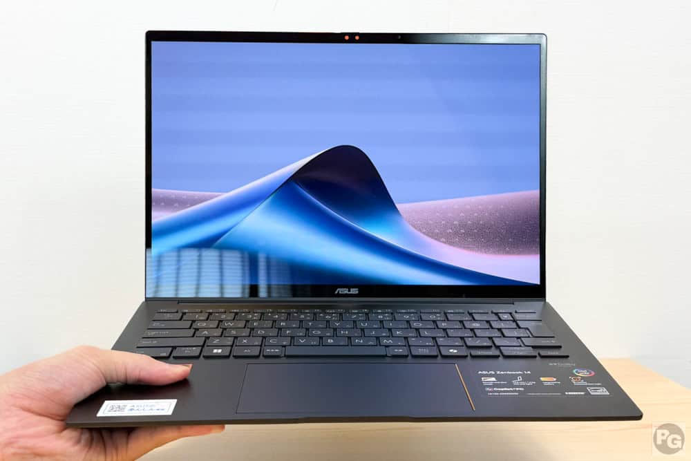 ASUS Zenbook 14　正面