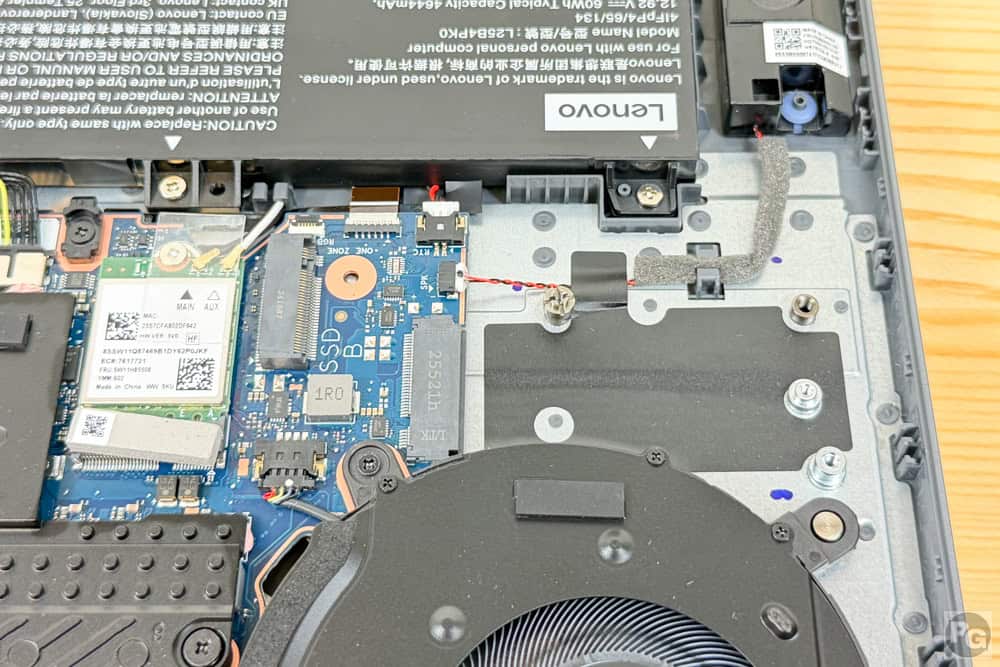 Lenovo LOQ 15IPH11 15.3 Intel M.2スロットがもう1つあるので図増設できる