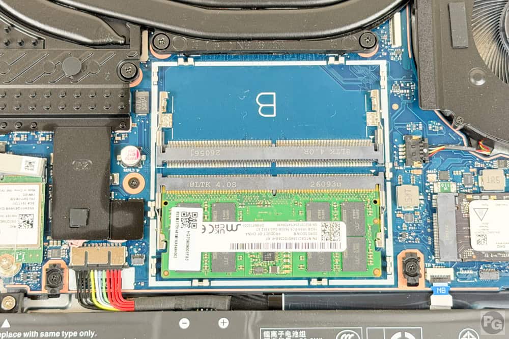 Lenovo LOQ 15IPH11 15.3 Intel メモリスロットが1つ開いており、増設が可能