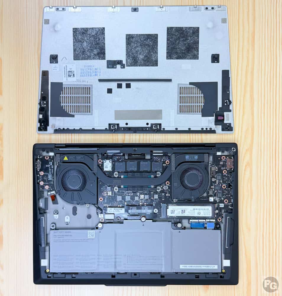 Lenovo ThinkPad X1 Carbon Gen 14 ​Aura Edition 筐体内部 CRU搭載