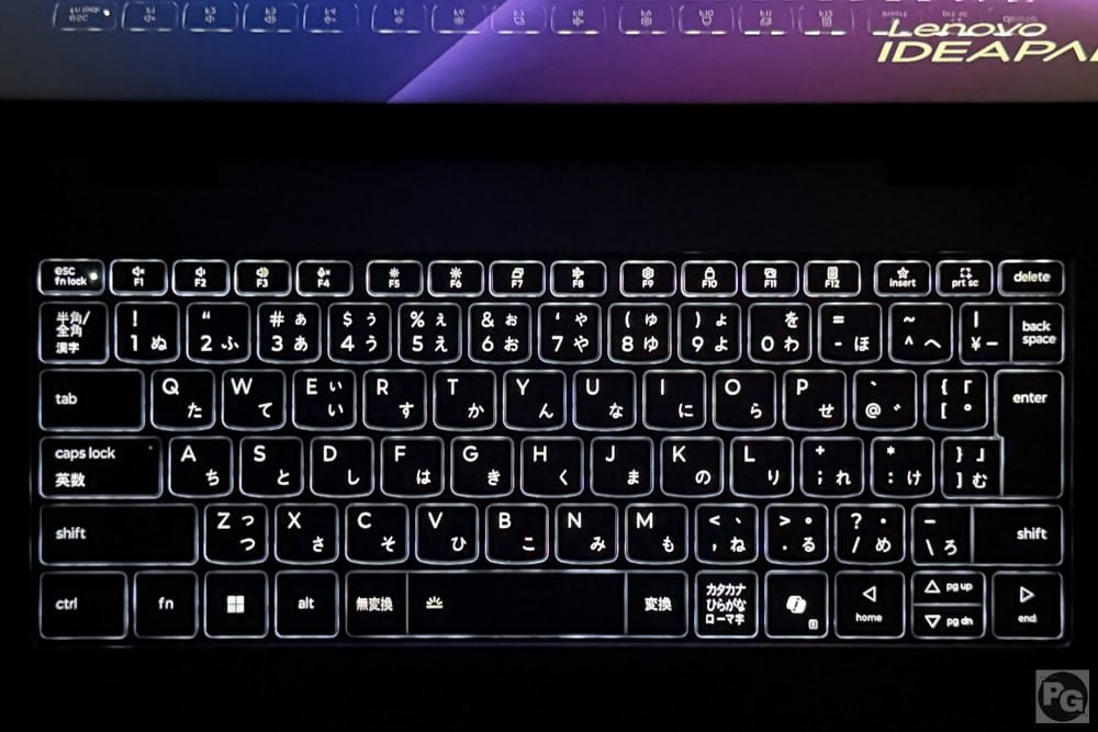 Lenovo IdeaPad 5i 2-in-1 Gen 11 (14型 Intel)のキーボードバックライトON。明るく視認性も高い