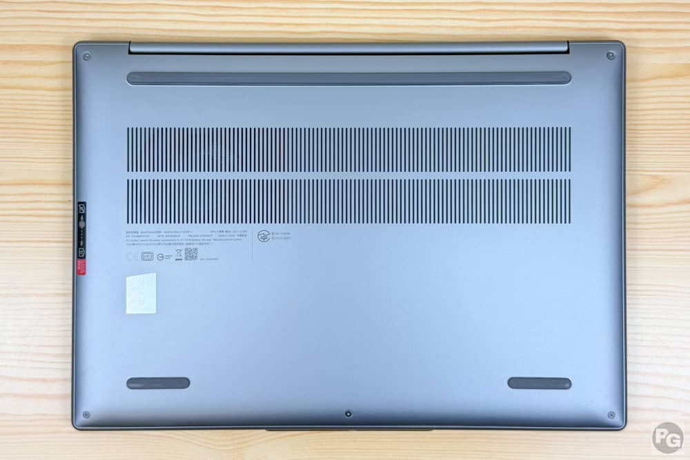 Lenovo IdeaPad Slim 5a Gen 11(14型 AMD)底面カバー