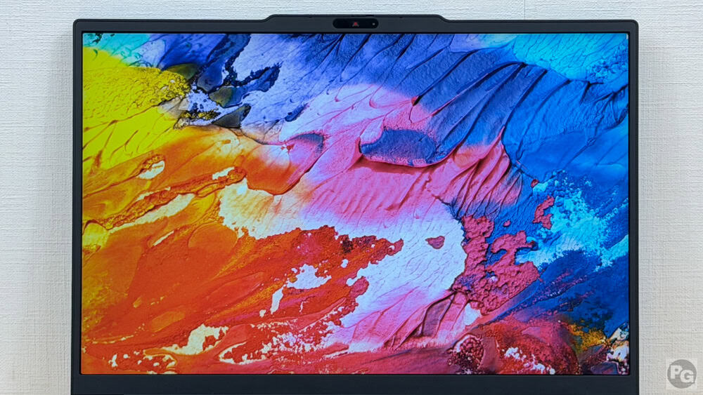 Lenovo ThinkPad E14 Gen 7 ILL(14型 Intel)　鮮やかな画像を表示し色域を比較。レビュー機はNTSC 45％で薄い色