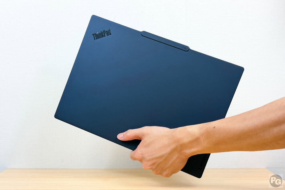 ThinkPad T14s Gen 7 14 Intel 新色コズミックブルーの筐体