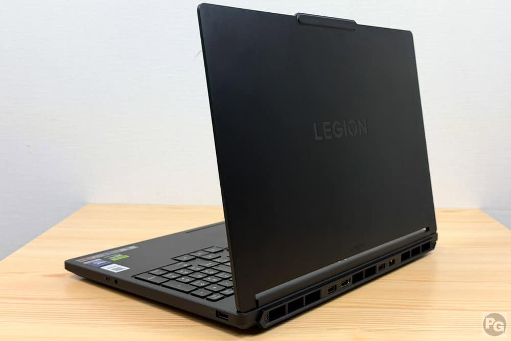 Lenovo Legion 5i Gen 11 15.3 Intel 背面排気口