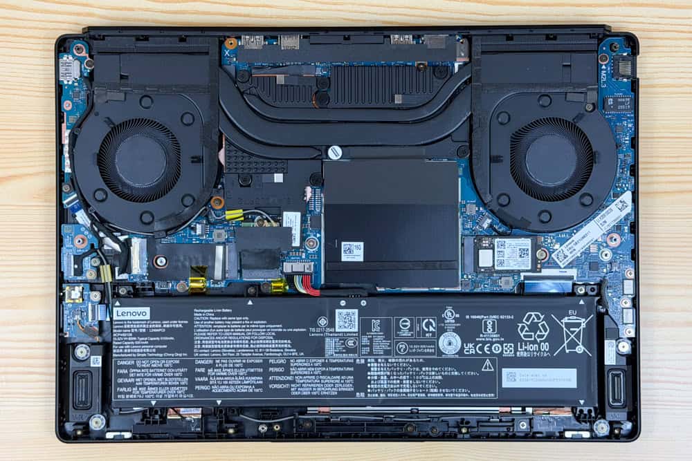 Lenovo Legion 5a Gen 11 (15.3型 AMD筐体内部