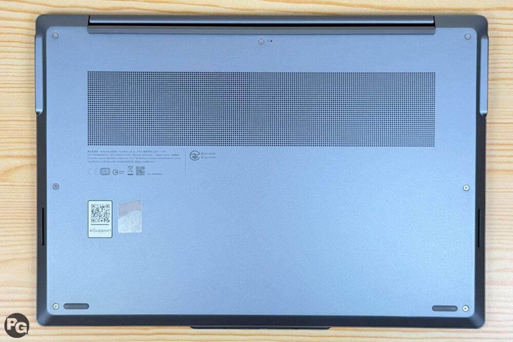 Lenovo Thinkbook 14x 底面にあるスピーカーホール