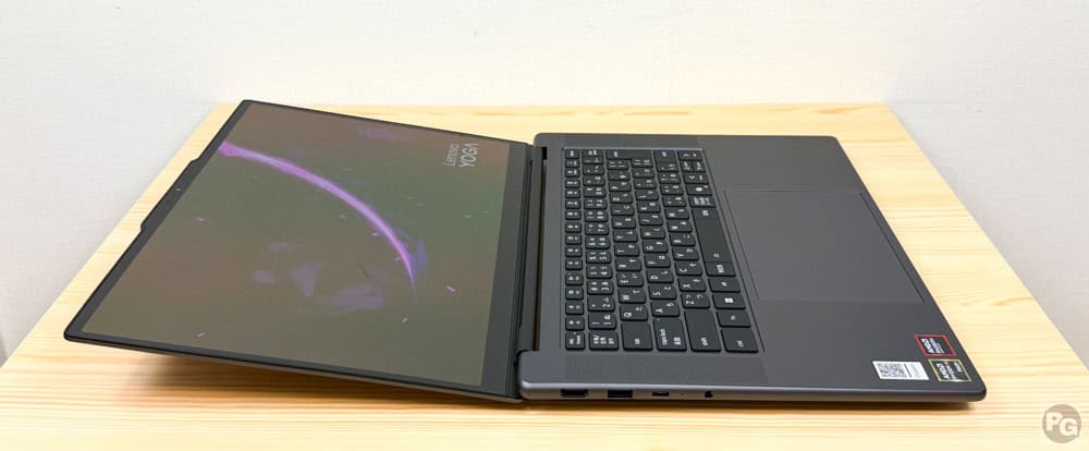 Lenovo Yoga Pro 7 Gen 11 (15.3型 AMD)　約170度ディスプレイが開く