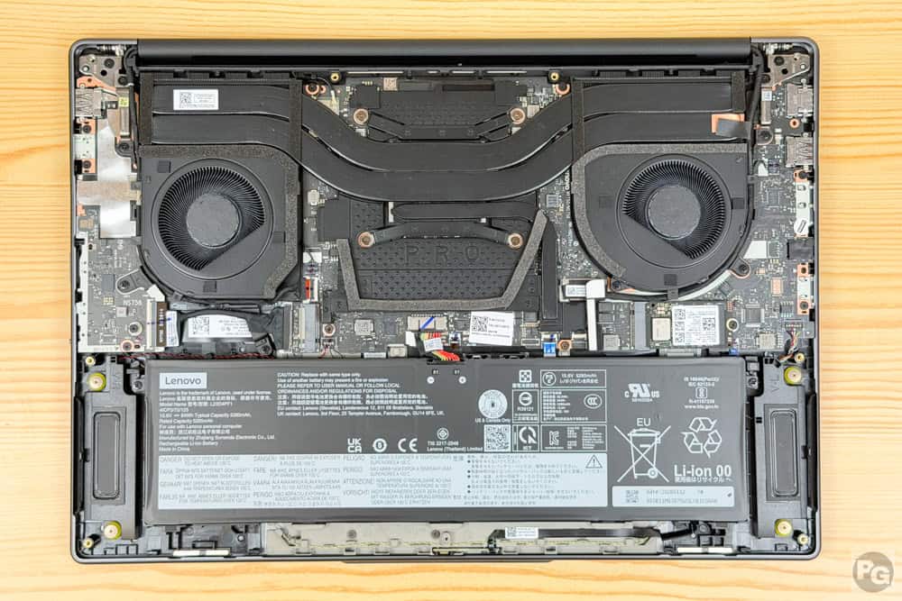 Lenovo Yoga Pro 7 Gen 11 (15.3型 AMD)　筐体内部